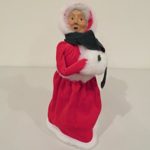 Christmas 2000 Byers’ Choice Caroler Mrs. Claus in Red Velvet Dress Green Scarf - Picture 1 of 16